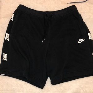 Nike Sweat Shirts